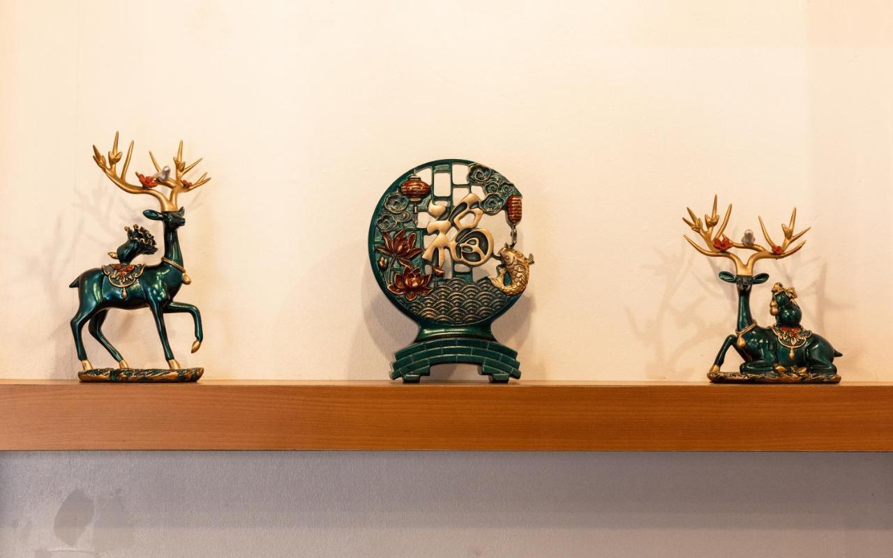 Marco Polo Phuket Poshtel & Bistro Hostel Bagian luar foto