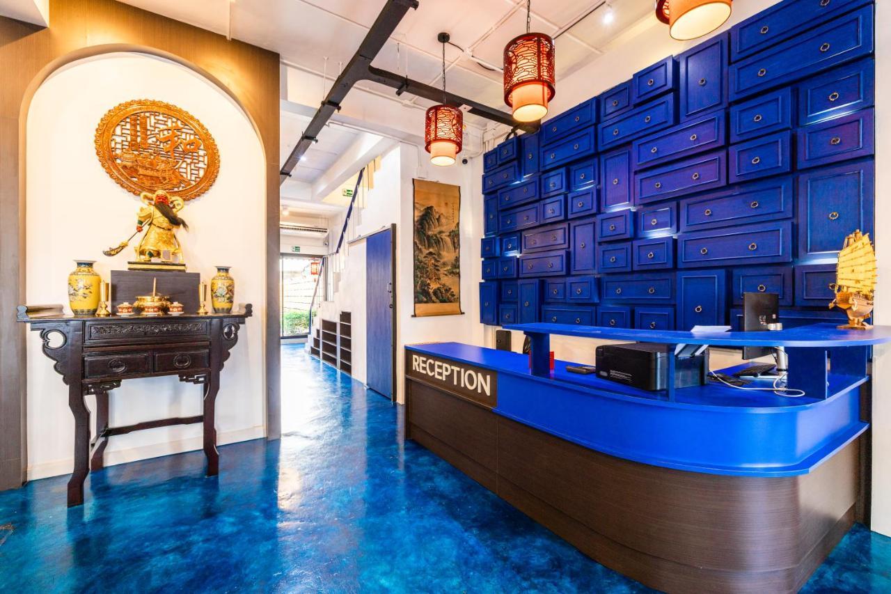 Marco Polo Phuket Poshtel & Bistro Hostel Bagian luar foto